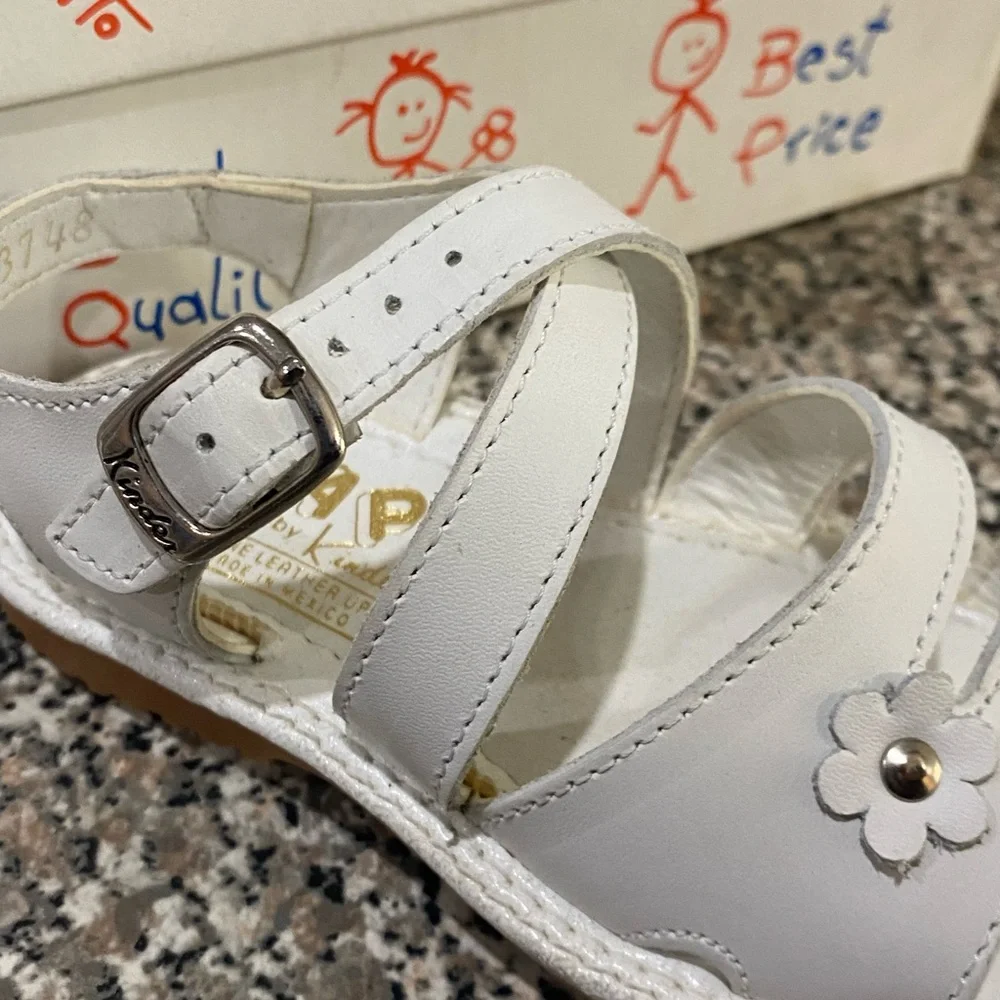 Kinder Girls sandals size 6.5